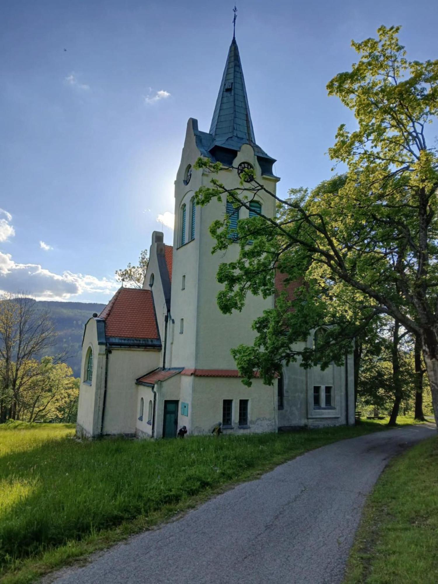 Chalupa Na Desitce Strážné Buitenkant foto